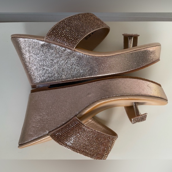 Spring Step Shoes - Patrizia by Spring Step wedge sandal Kashi Gold size 39 or 8.5 Never been used.